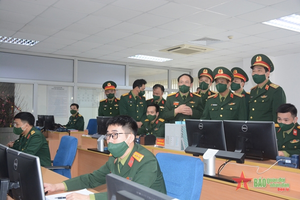 Trung tướng Nguyễn Văn Nghĩa thăm và chúc Tết Binh chủng Thông tin Liên lạc